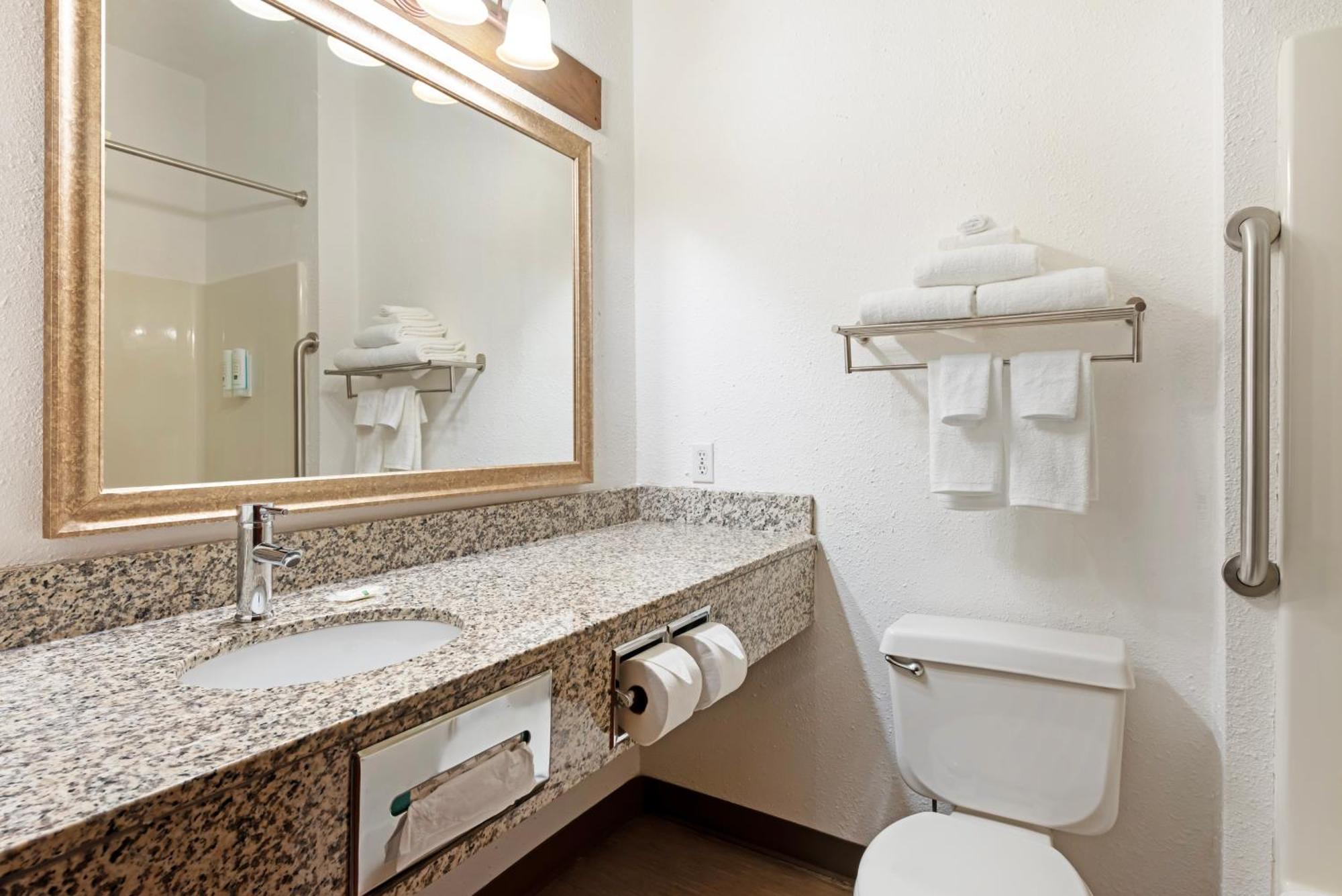Quality Inn Bemidji Exterior photo